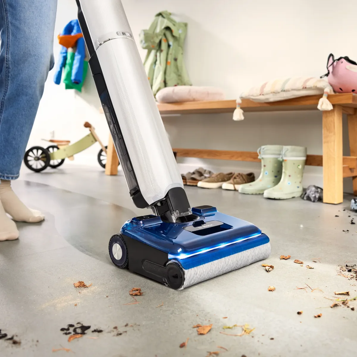 Bosch OneFlow Series 4 Wet & Dry Vacuum — Image 4