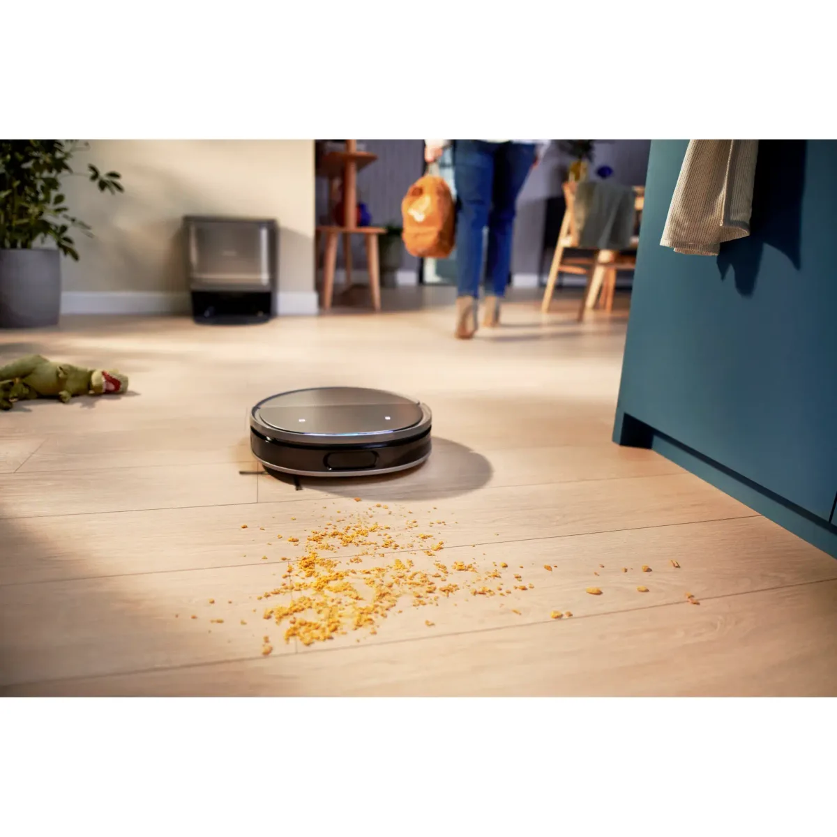 Philips 9000 Series 5-in-1 Robot Vacuum with Station, Metal — Image 5